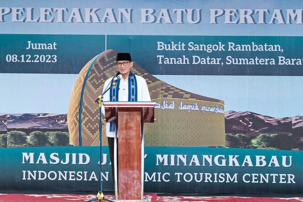 Hadiri Peletakkan Batu Partama Masjid Jami’ Minangkabau, Ini Harapan Sandiaga (FOTO:Dok Ist)
