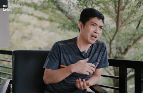Kisah Sukses: Sempat dikatai Gelandangan, Kini Punya Toko Sembako Terbesar di Ciamis. (Foto: YouTube/Naik Kelas)