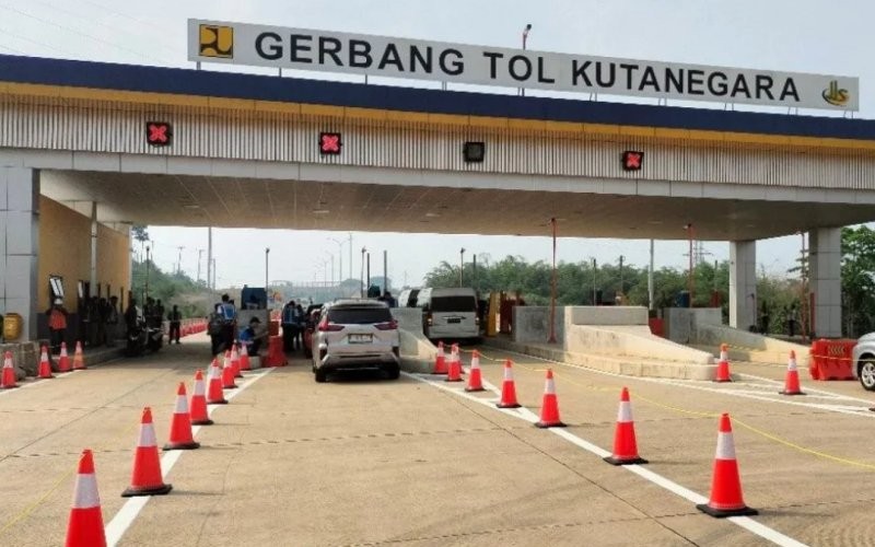 Jalan Tol Jakarta - Cikampek (Japek) 2 Selatan Segmen Sadang - Sukabungah akan dibuka secara situasional saat arus balik libur Natal 2023 dan Tahun Baru 2024.