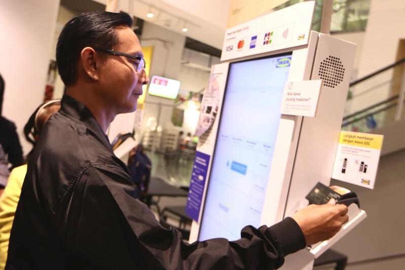 Akselerasi Transaksi Non Tunai, BMRI Pamer Layanan Mandiri Contactless. (Foto: MNC Media)