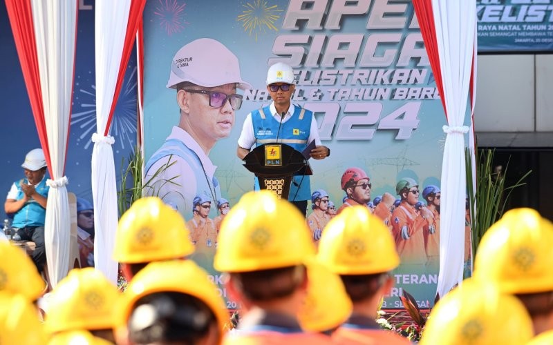 Direktur Utama PT Perusahaan Listrik Negara (Persero), Darmawan Prasodjo memimpin Apel Siaga Kelistrikan Natal dan Tahun Baru (Nataru) 2023/2024 secara nasional