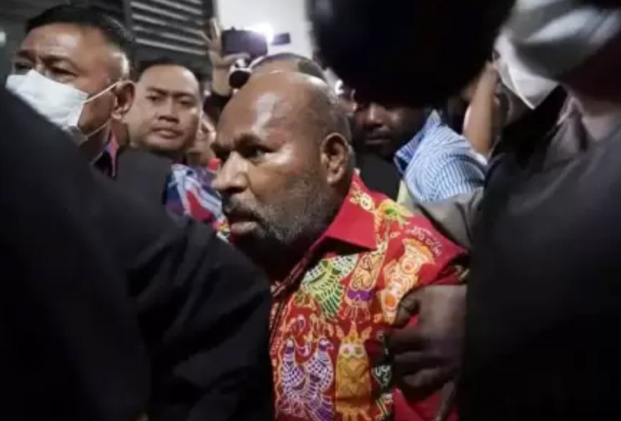 Kabar Duka, Gubernur Papua Nonaktif Lukas Enembe Meninggal Dunia Hari Ini (FOTO:MNC Media)
