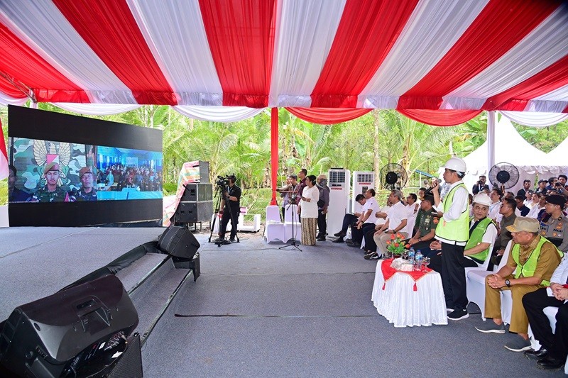 Jokowi Resmikan BTS 4G, Kades: Dulu Cari Sinyal Harus ke Gunung, Kini Bisa dari Rumah (Foto Ist)