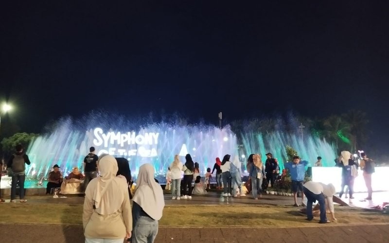 Suasana menjelang perayaan malam tahun baru di Ancol, (Carlos Roy Fajarta/MPI)