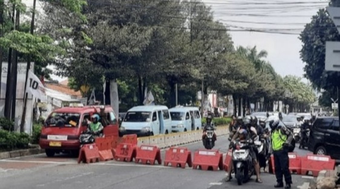 Ada Car Free Night, Polisi Alihkan Lalin di Sekitar Ragunan. (Foto: Instagram @ntmc_polri)