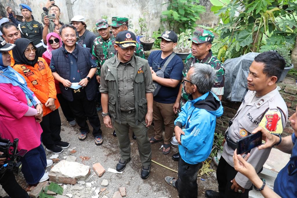 Korban Rumah Rusak Gempa Sumedang Dapat Dana Tunggu Hunian Rp500 Ribu per Bulan. (Foto BNPB)