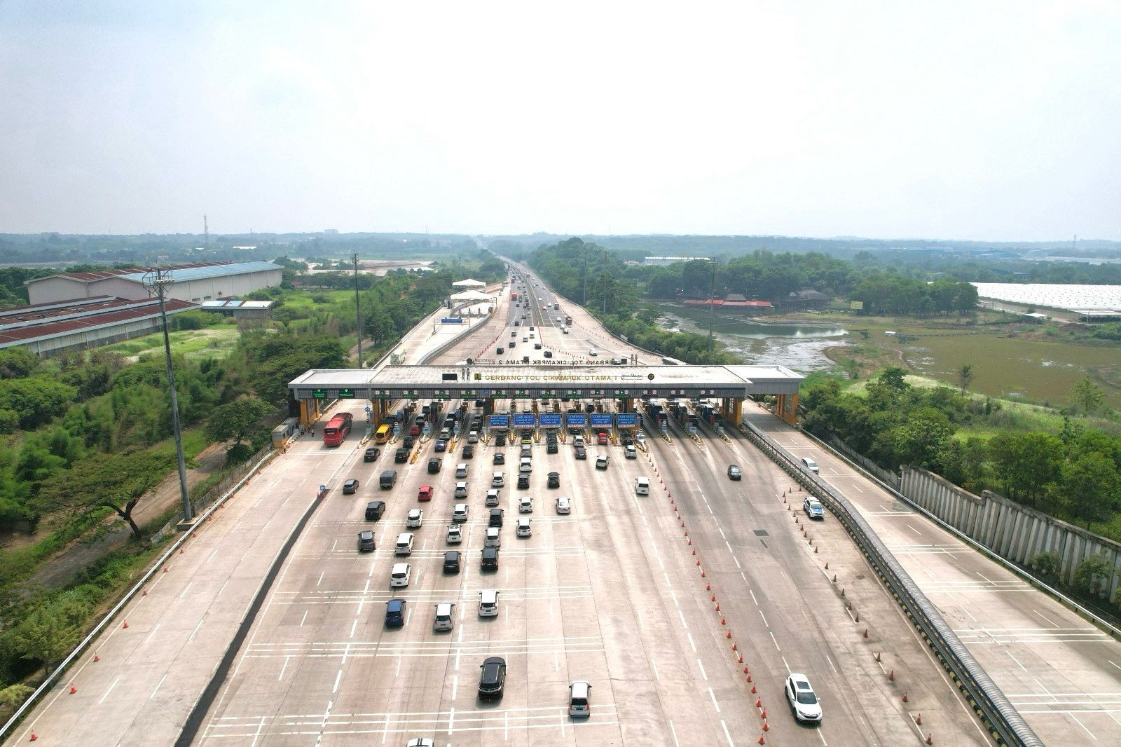 Jasamarga Catat 222 Ribu Kendaraan Sudah Kembali ke Jakarta Lewat Tol Transjawa. (Foto: MNC Media)