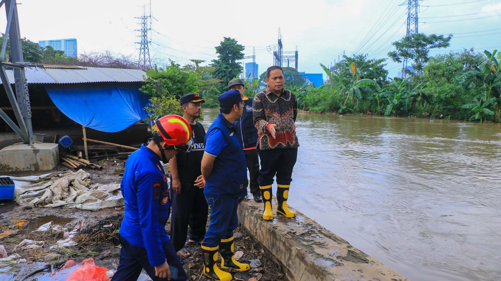 Banjir Tangerang akibat Luapan Kali Angke, Pemerintah Pusat Diminta Turun Tangan. (Foto: Dok. Pemkot Tangerang)
