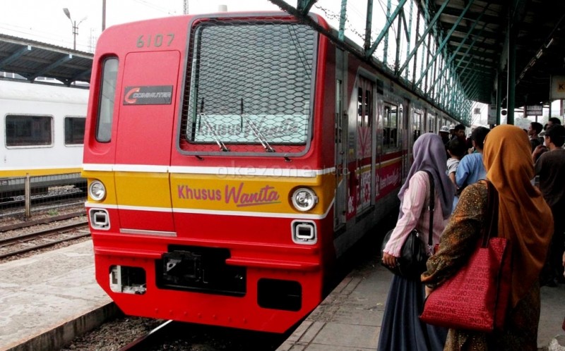 Penumpang KRL Jabodetabek Capai 987.000 Orng per Hari (FOTO:MNC Media)