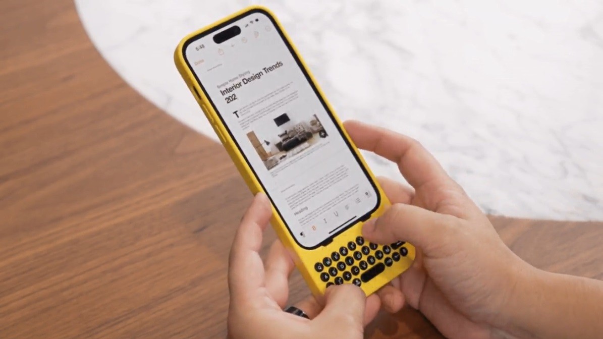Aksesori Keyboard QWERTY untuk iPhone Meluncur, Ini Penampakannya. (Foto MNC Media)