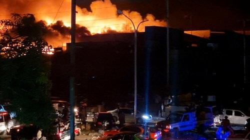 Papua Nugini Rusuh Gara-Gara Pemotongan Gaji Polisi dan PNS. (Foto: Leo Manuai via REUTERS)