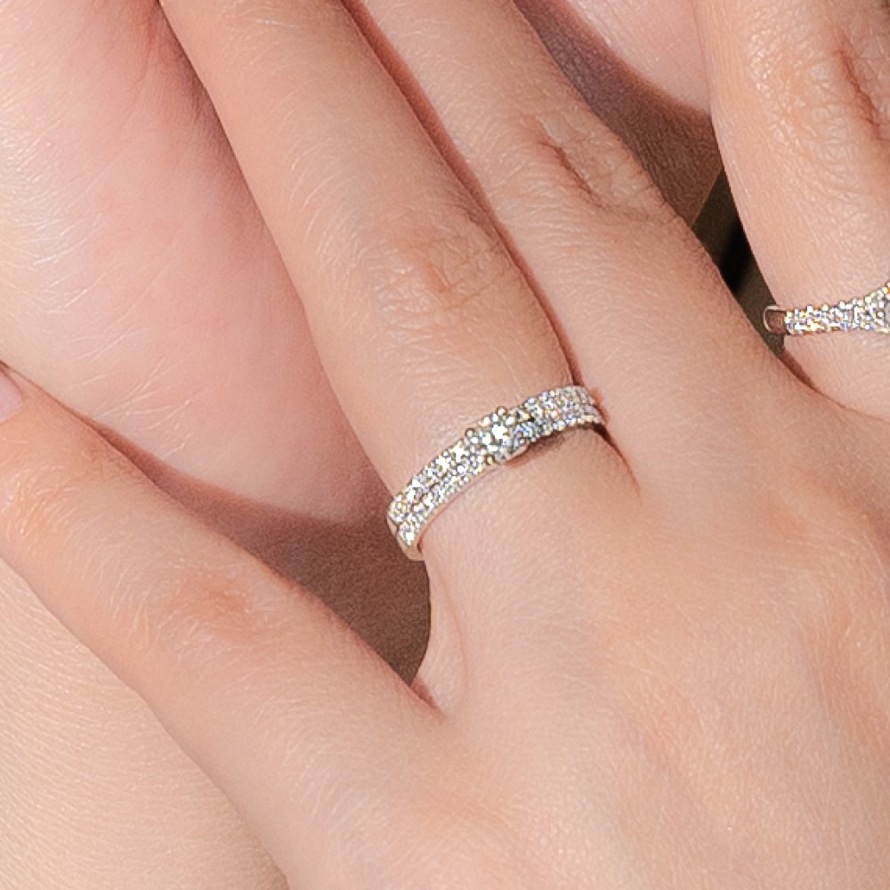Model Cincin Emas Simple tapi Mewah (Berlian Eternity)
