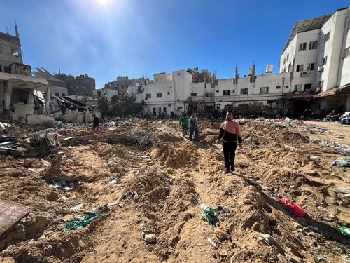 Warga Gaza Terpaksa Makan Rumput Demi Bertahan Hidup (FOTO:MNC Media)