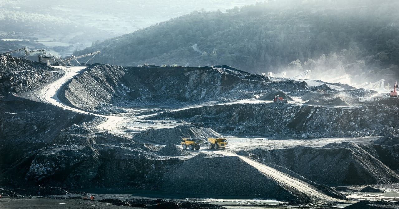Menakar Efek Trump terhadap Saham Komoditas Logam dan Batu Bara. (Foto: Freepik)