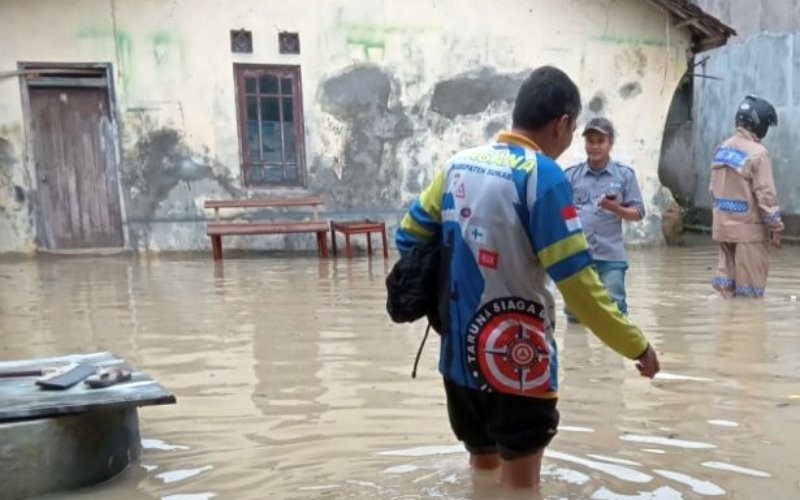 Banjir menerjang lima kecamatan di wilayah Kabupaten Kolaka, Sulawesi Tenggara. (Moh Rusli/MPI)