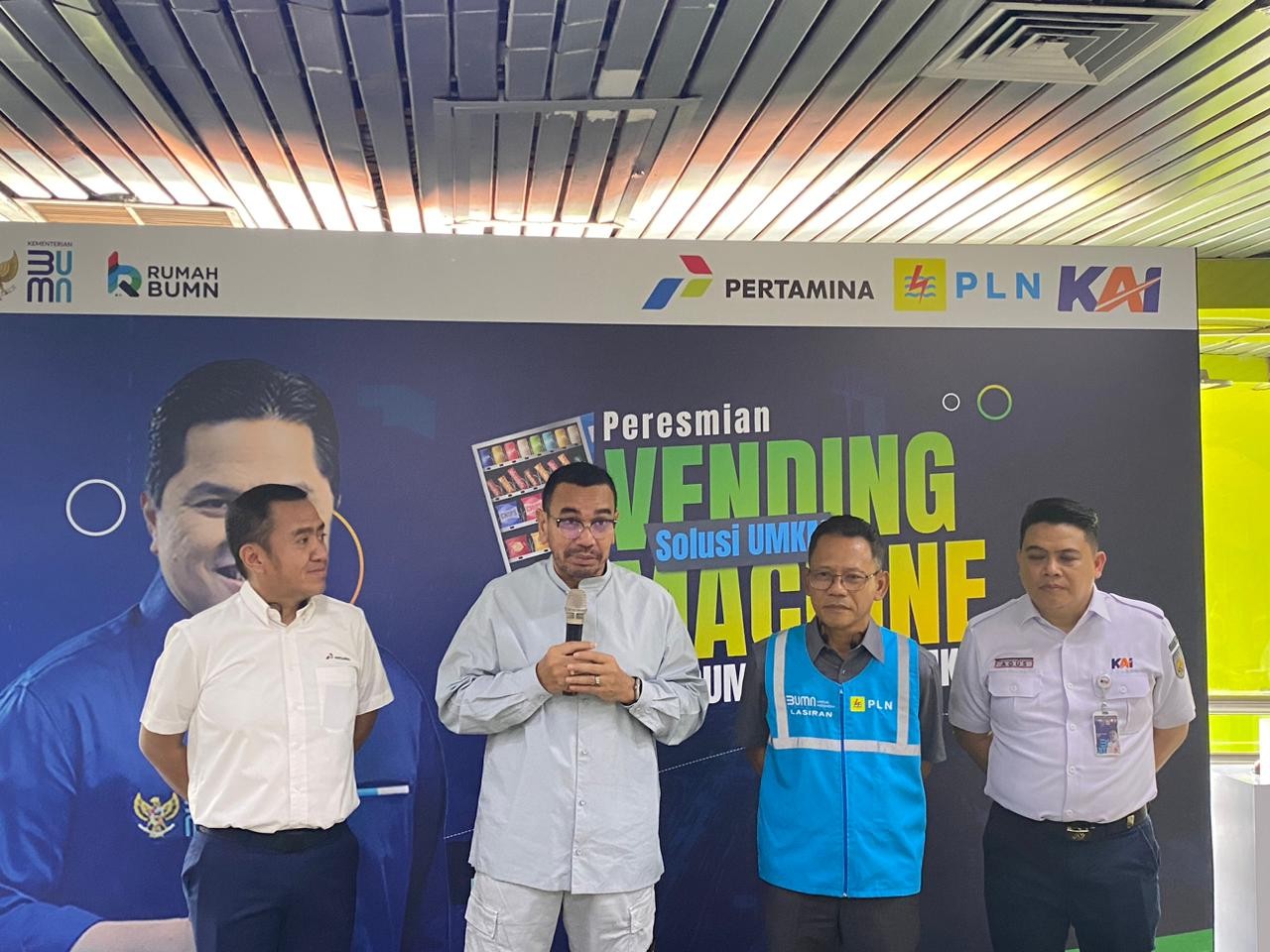 Perluas Pasar UMKM, Erick Thohir Sediakan Vending Machine di Stasiun Kereta. (Foto: MNC Media)