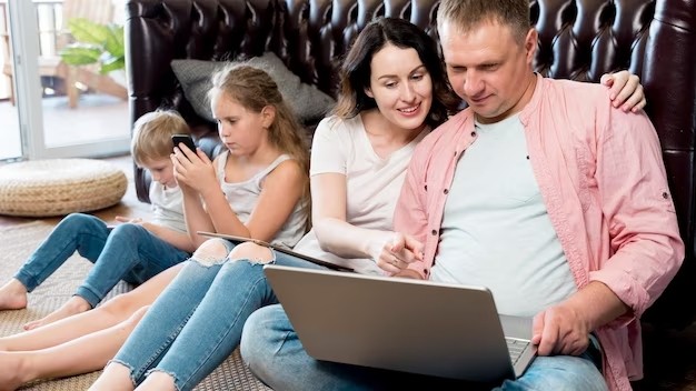 Apa yang Dimaksud Generasi Digital Native? Ternyata Ini Jawabannya. (Foto: Freepik)