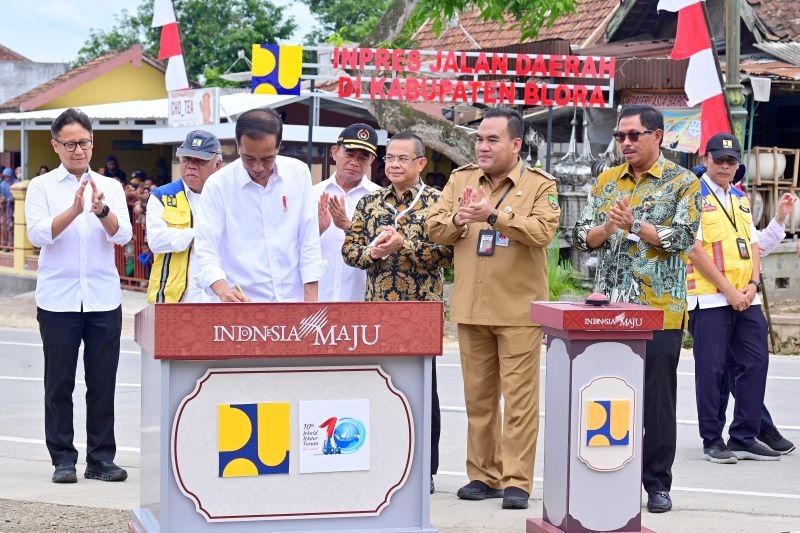Jokowi Resmikan Jalan Daerah di Blora. (Foto: Biro Pers Setpres)