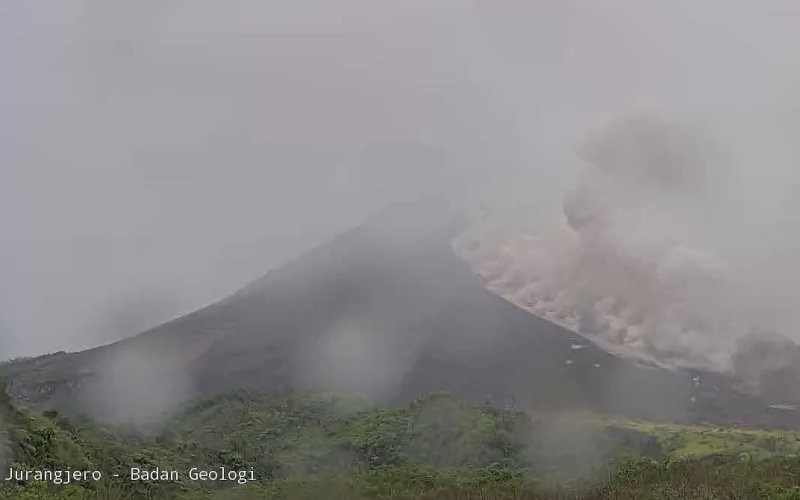 Gunung Merapi Luncurkan 18 Kali Lava Pijar Pagi Ini (FOTO:MNC Media)