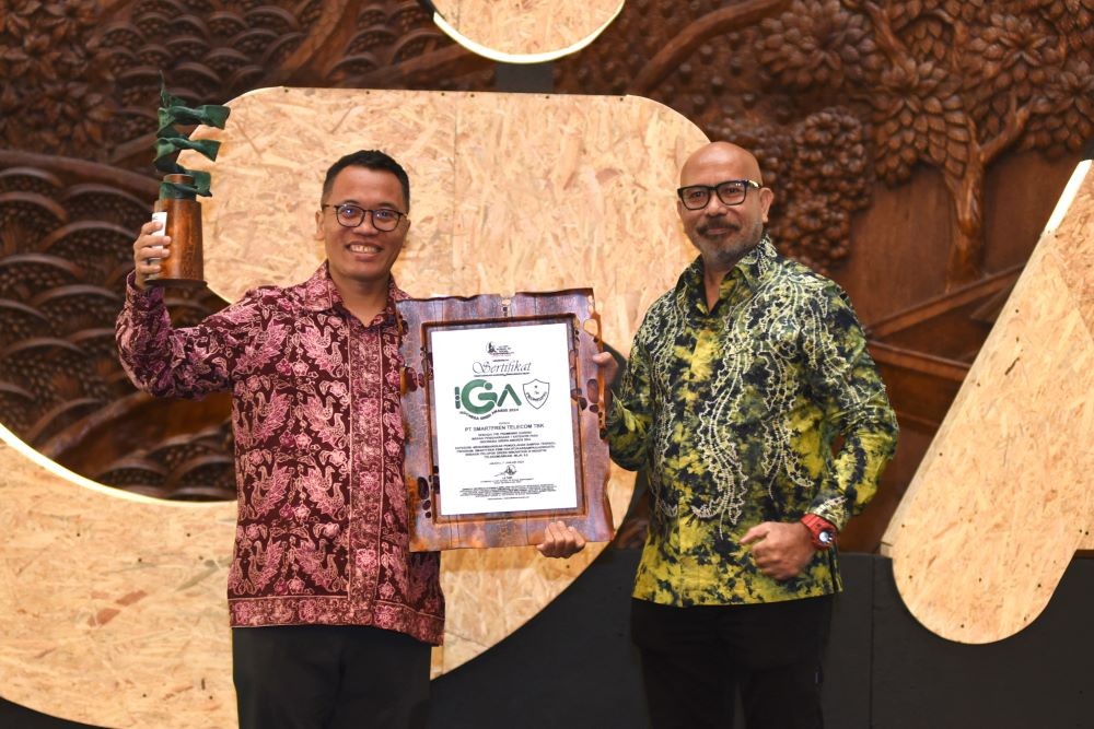 Smartfren Raih Indonesia Green Awards 2024 Lewat Program eSIM dan Edukasi Lingkungan Bebas Sampah. Foto: MNC Media.