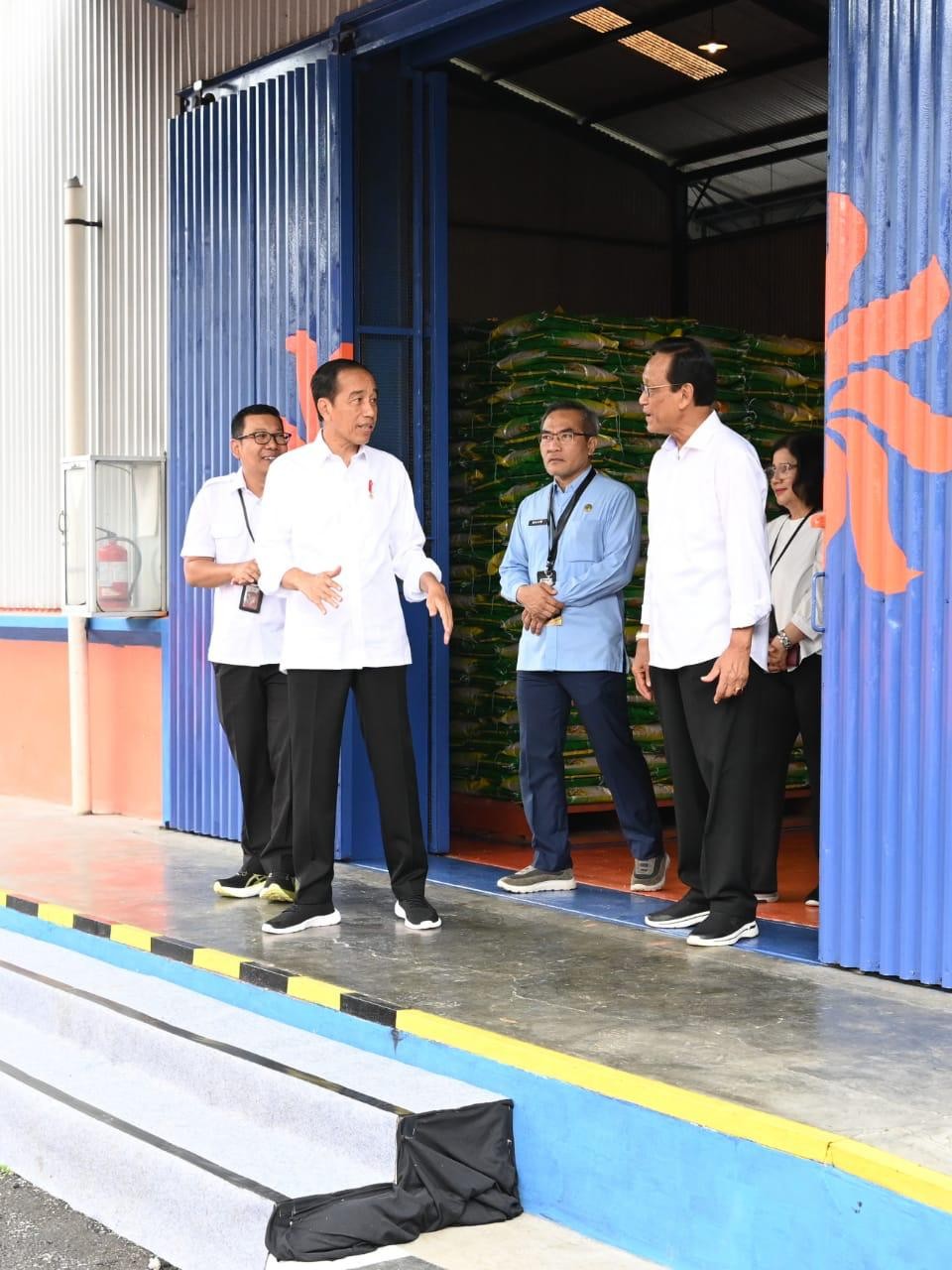 Bertemu Pemegang Kartu KIS di Gunungkidul, Jokowi Ingatkan Warga Jaga Pola Makan (FOTO:Dok Ist)