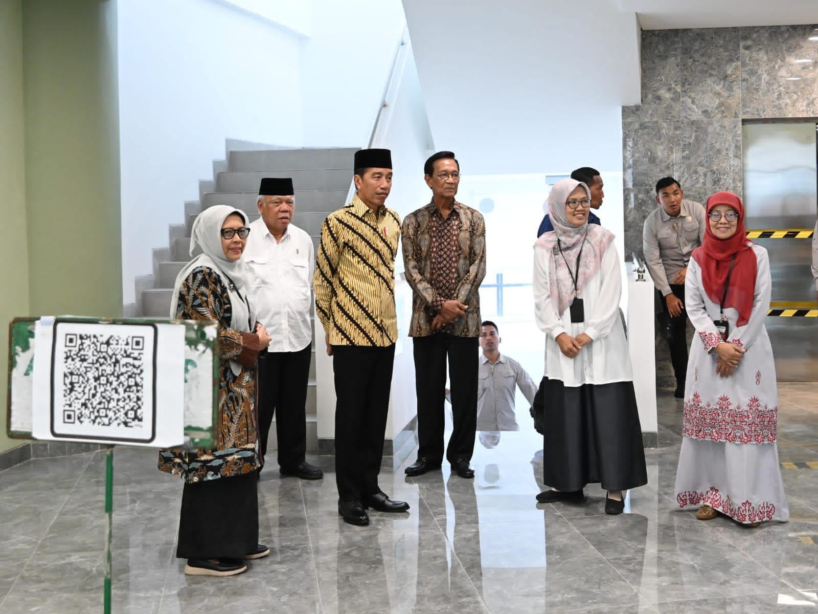 Jokowi Tinjau Masjid Walidah Dahlan di Unisa, Didesain Hemat Energi. (Foto: Biro Pers Setpres)