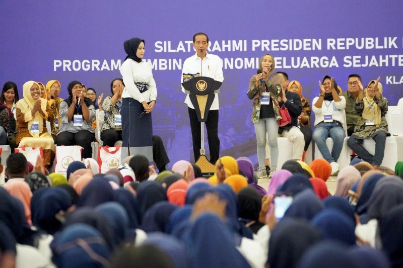 Apresiasi AO PNM, Jokowi Bangga Kredit Macet Kecil. (Foto: Dok. PNM)