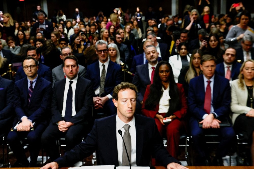 Media Sosial Berdampak Buruk bagi Anak, Mark Zuckerberg Minta Maaf. (Foto: REUTERS/Evelyn Hockstein)