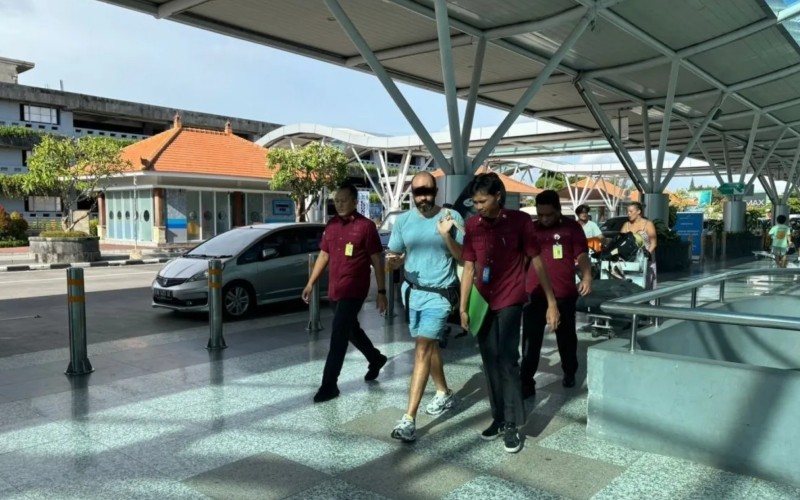 Seorang WNA asal Rusia berinisial DL (36) dideportasi dari Bali. (Imigrasi Bali)