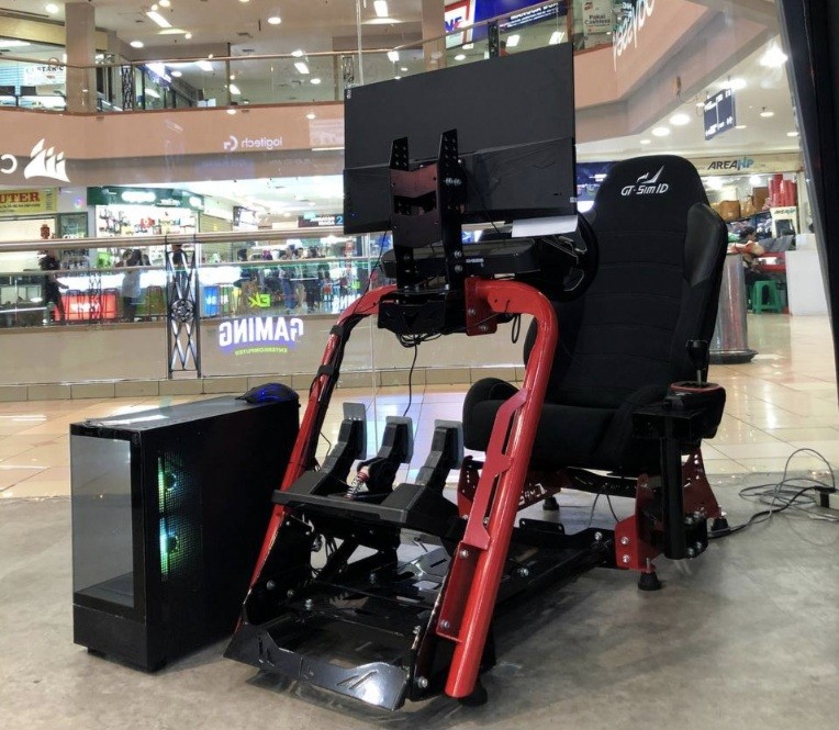 PC Gaming Simulator Balap Dijual di Mangga Dua Mall, Intip Harganya.  Foto: MNC Media.