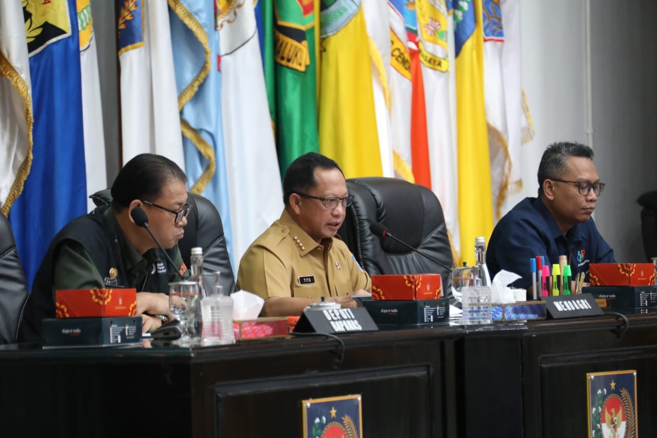 Kemendagri akan memantau pertumbuhan ekonomi di daerah setiap pekannya. Hal ini mulai dilakukan dan diterapkan pada 2025.
