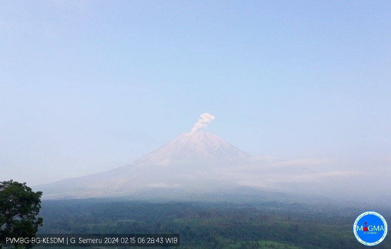 Gunung Semeru Erupsi Pagi Ini, Kolom Abu Capai 1.000 Meter