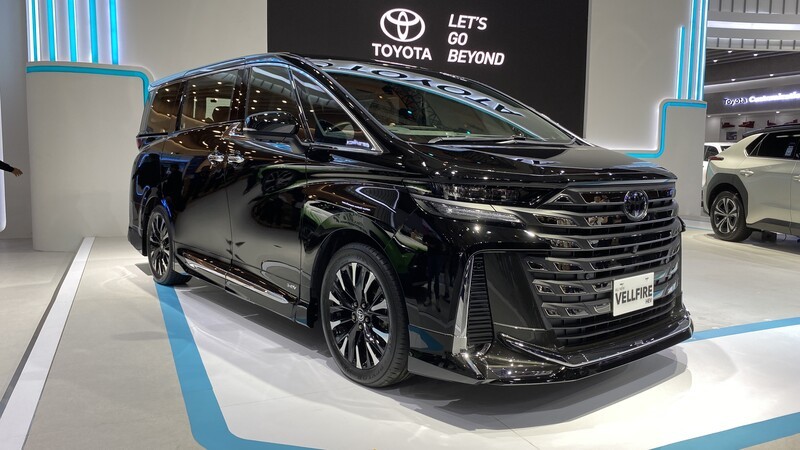 Toyota Luncurkan Vellfire Hybrid di IIMS 2024, Harganya Rp1,8 Miliar. (Foto: MNC Media)
