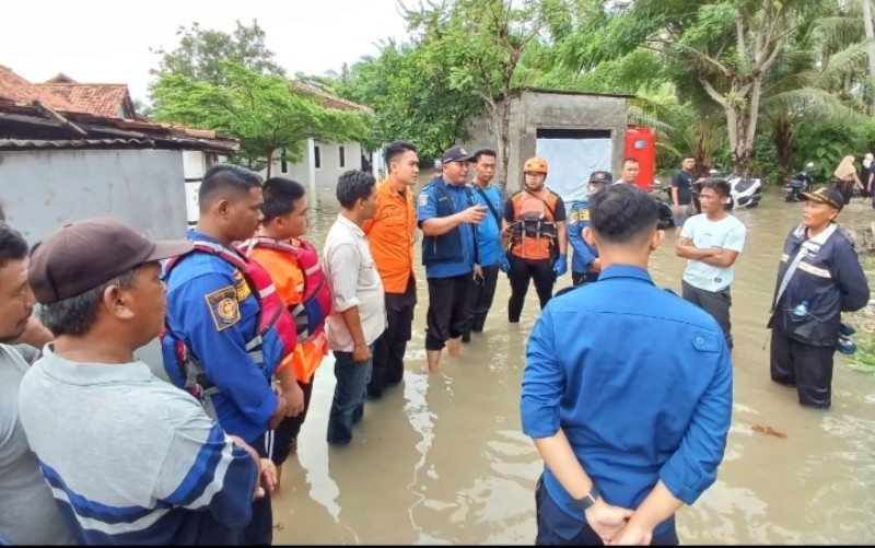 Banjir menerjang tiga desa di Kabupaten Tangerang, Banten. (Isty Maulidya/MPI))