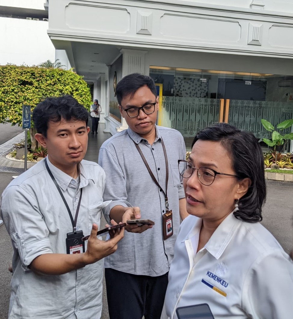 Sri Mulyani Menghadap Jokowi, Lapor Persiapan Pembayaran THR dan Gaji ke-13. (Foto: Raka/MNC Media)