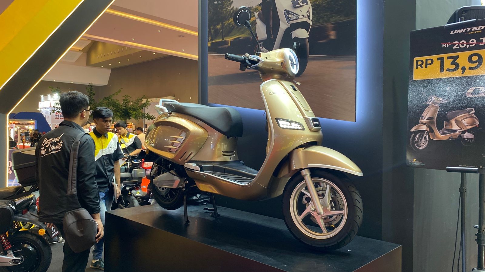 Motor Listrik Lokal Mejeng di IIMS 2024, Harga Mulai Rp10 Jutaan (FOTO:Dok Ist)
