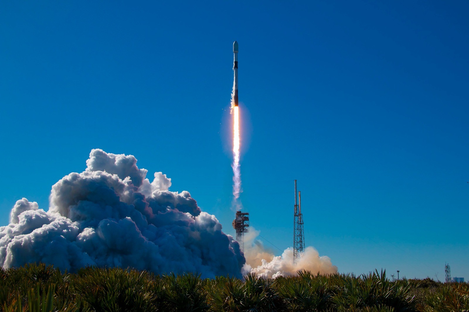 Resmi Meluncur, Satelit Merah Putih 2 Bergerak ke Kalimantan. (Foto: SpaceX/Dok)