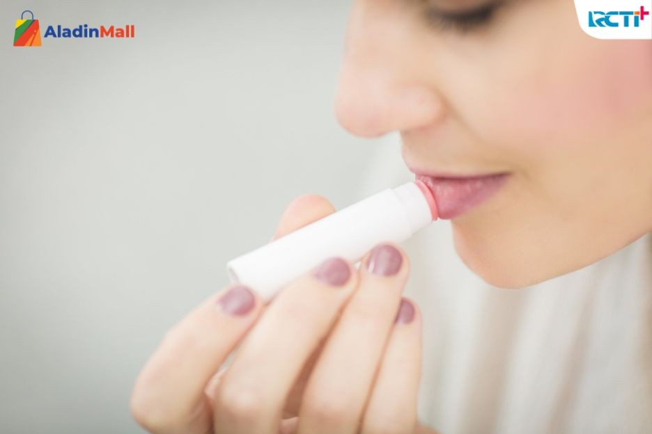 Cara Pakai Lip Cream agar Warna Bibir Indah dan Tidak Mudah Luntur. (Foto: MNC Media)