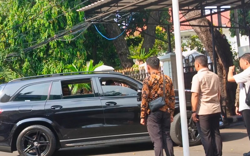 Menteri ATR/BPN Agus Harimurti Yudhoyono (AHY) mendatangi rumah Wapres Ma'ruf Amin, Sabtu (24/2/2024) (MNC Media)