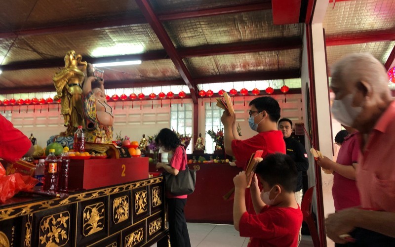 Warga Tionghoa rayakan Cap Go Meh di Wihara Dharma Bakti Glodok  (Devi Pattricia/MPI)