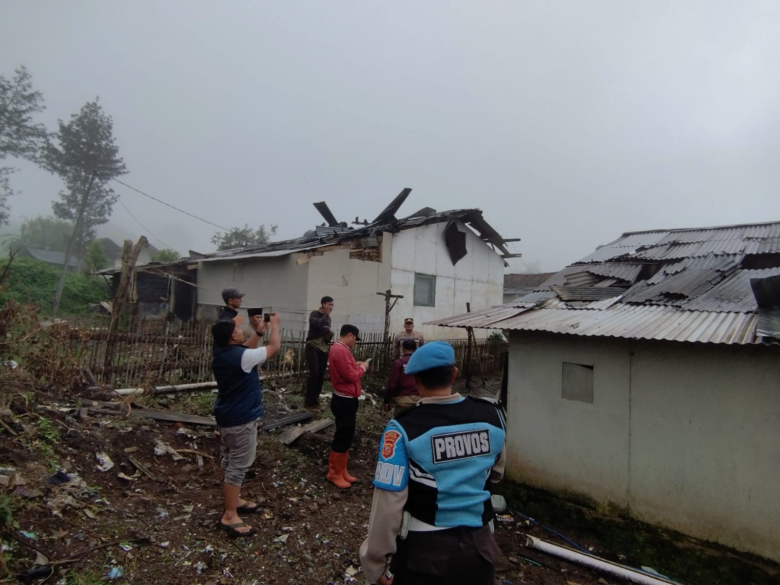 Puting Beliung Kembali Terjang Kabupaten Bandung, 16 Rumah Warga Rusak (Foto: MNC Media)