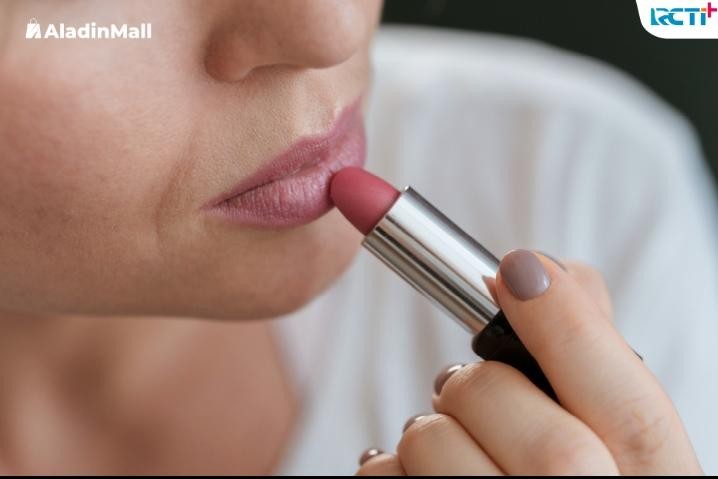 5 Warna Lipstik untuk Bibir Gelap, Brown Nude Paling Diincar. (Foto: MNC Media)