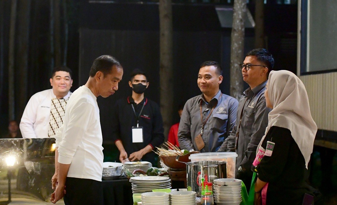 Bermalam bersama Para Menteri di IKN, Jokowi Pesan Nasi Goreng dan Telur Ceplok (FOTO:Dok Ist)