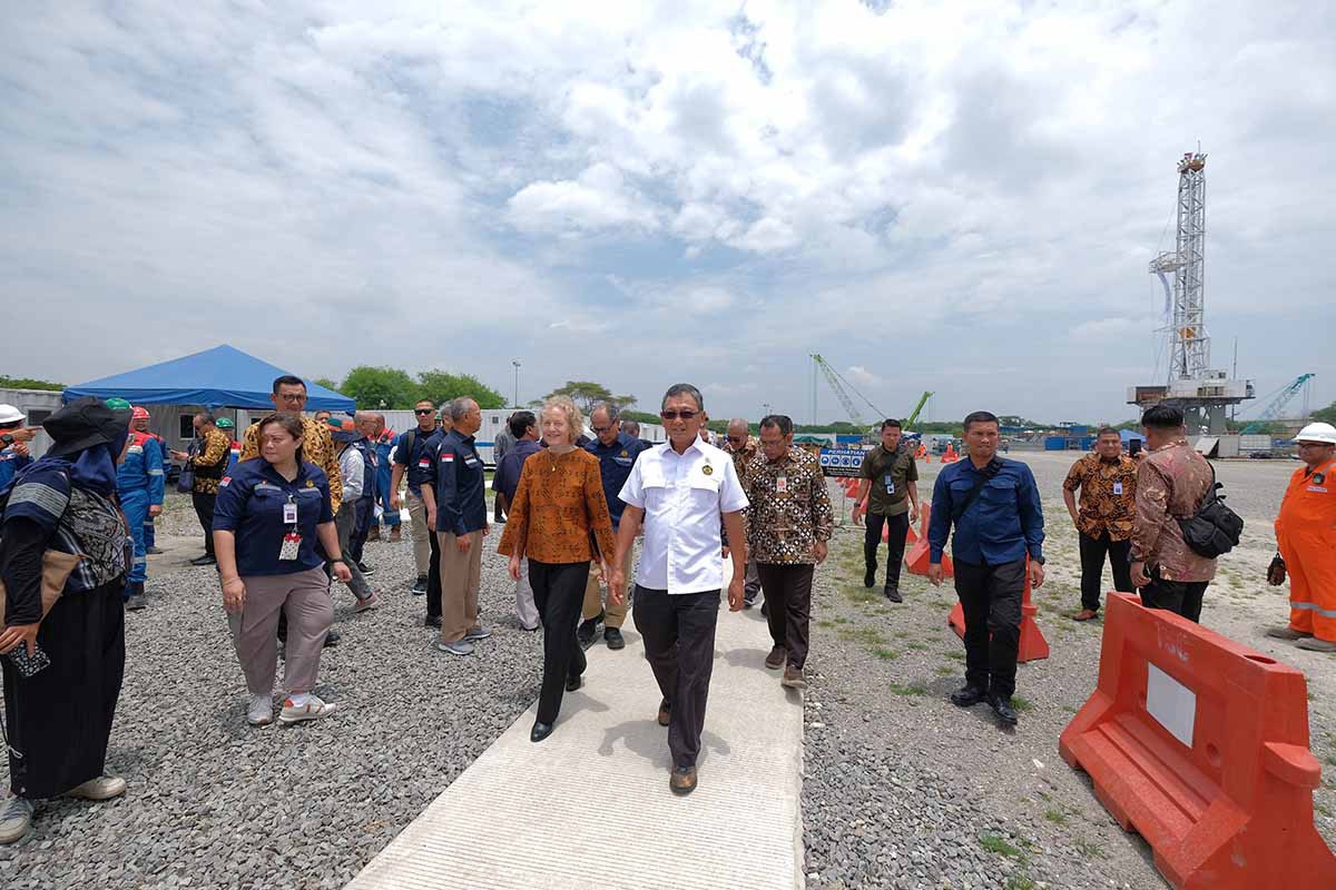 Menteri ESDM Tinjau Tajak Sumur di Banyu Urip, Harap Ada Potensi 1 Miliar Barel. (Foto: Dok. Kementerian ESDM)