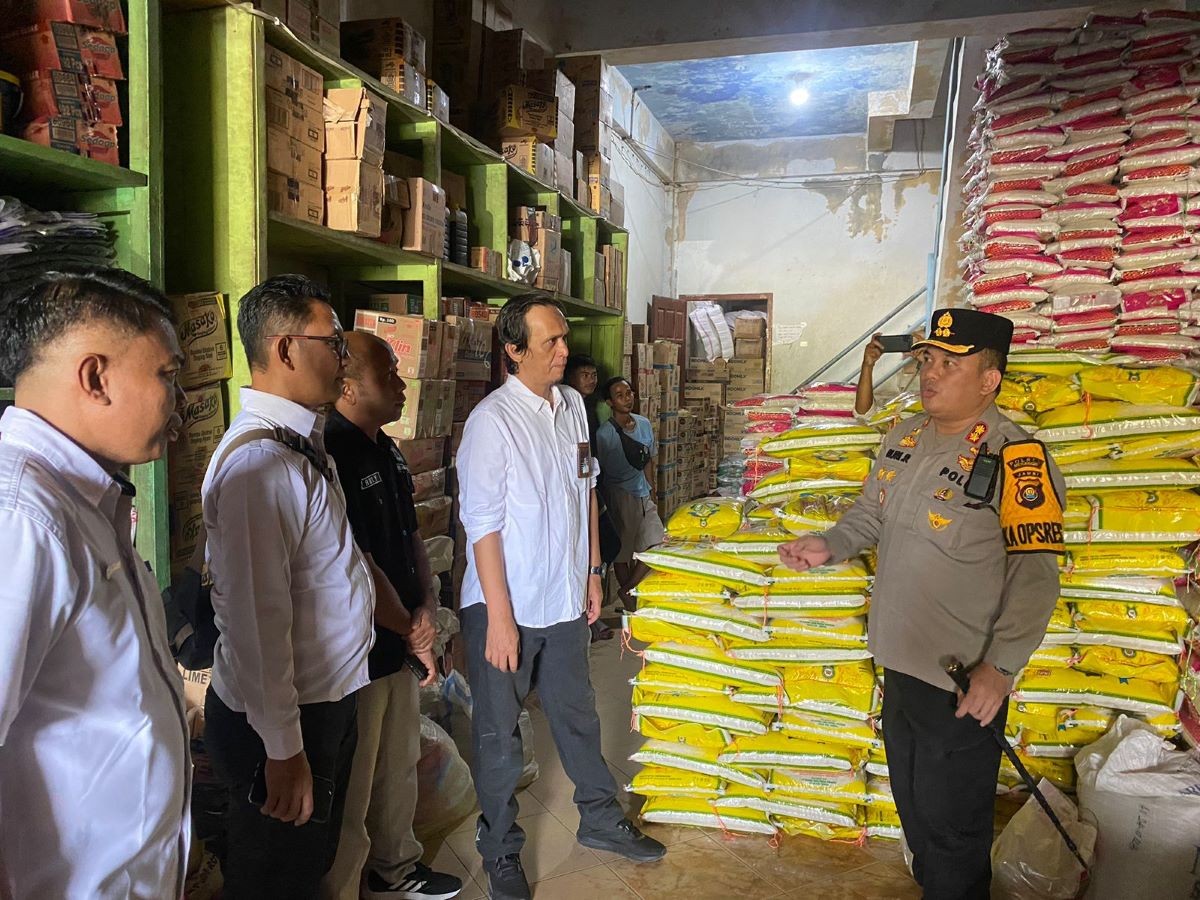 Polri Bakal Tindak Spekulan yang Timbun Sembako jelang Ramadan. (Foto: Nanang Fahrurozi/MNC Media)