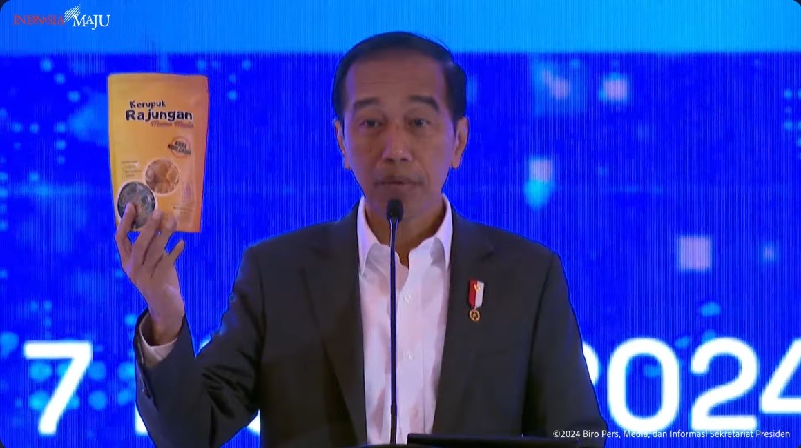 Jokowi Puji Tampilan Produk UMKM Mama Muda: Pemberian Namanya Bagus Sekali. (Foto Tangkapan Layar YouTube Setpres)
