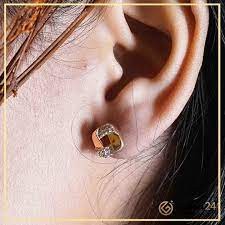 Model Anting Emas untuk Ibu Clarcke