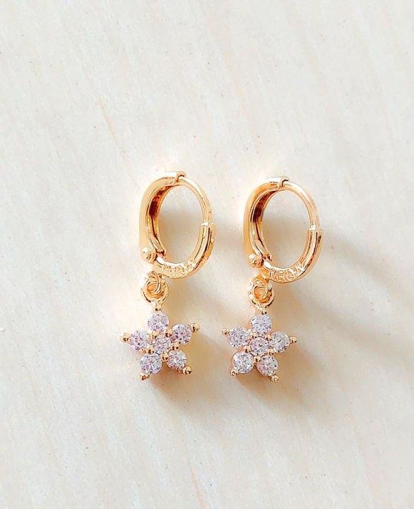 Model Anting Emas untuk Ibu Starsnow