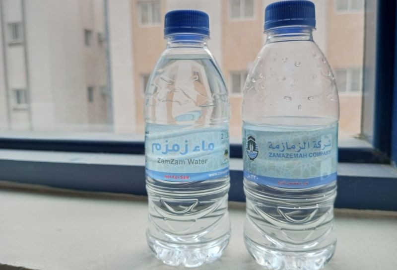 6 Cara Membedakan Air Zamzam Asli dan Palsu. (FOTO: MNC MEDIA)