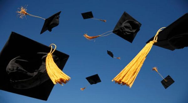 7 Kado Wisuda yang Bermanfaat Bagi Orang Tersayang. (FOTO: MNC MEDIA)